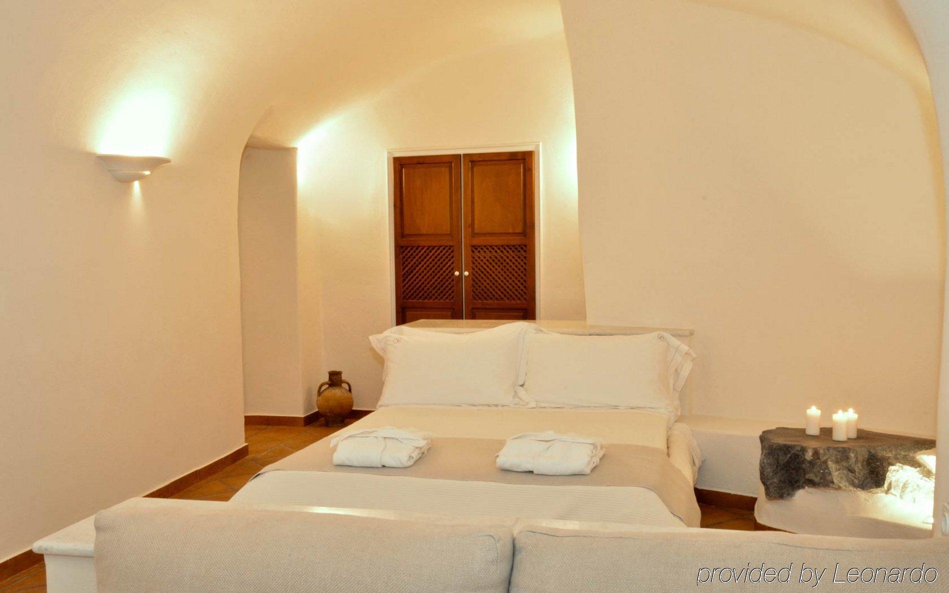 Hostel 16 Oia 객실 사진